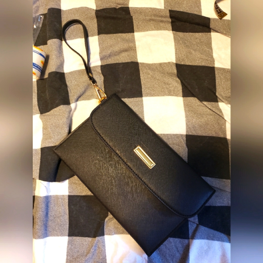 Amazon wristlet